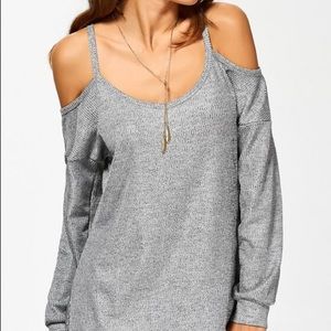 Gray cold shoulder long sleeve tee!